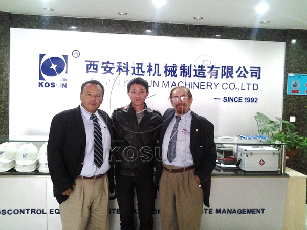 墨西哥客户和科迅机械员工合影